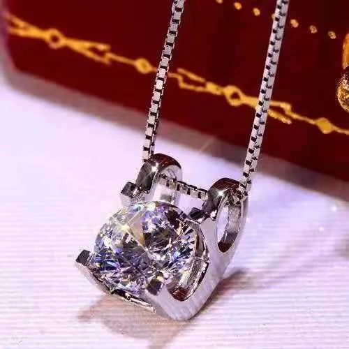 Copper Electroplated Box Chain Necklace for Women Featuring Geometric Diamond-Shaped Pendant