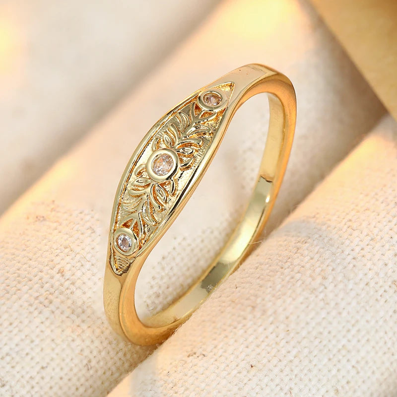 Classic Inlaid White CZ Flower Women's Ring Trendy Gold color