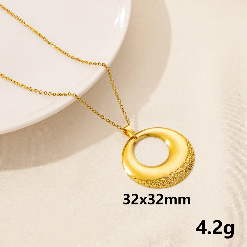 Minimalist Stainless Steel Round Hollow Texture Pendant Necklace Gold Plated