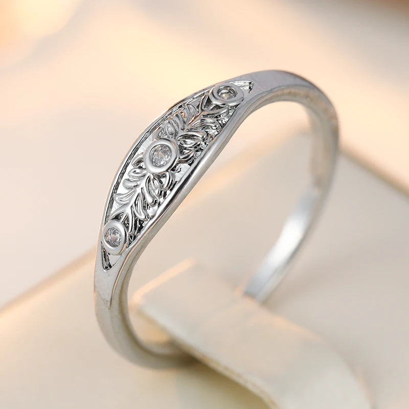 Classic Inlaid White CZ Flower Women's Ring Trendy Gold color
