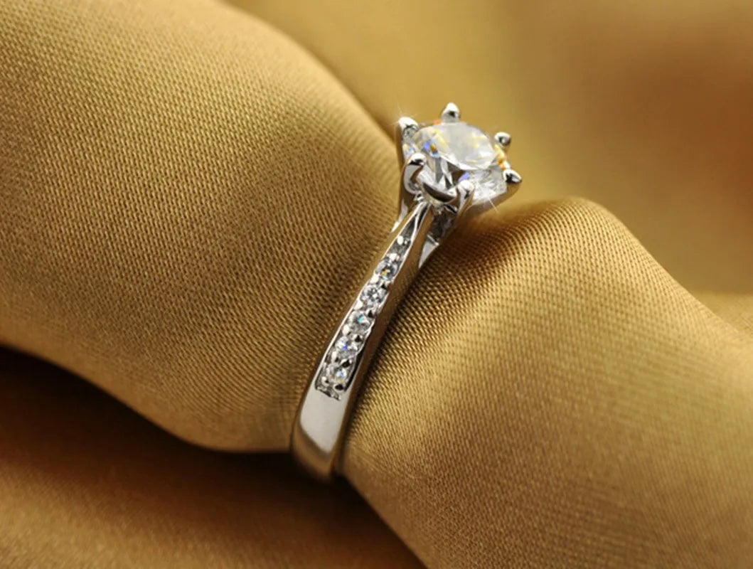 Luxury 925 Sterling Silver Classic Ring for Women Six claw jewelry simple 70ct diamond ring