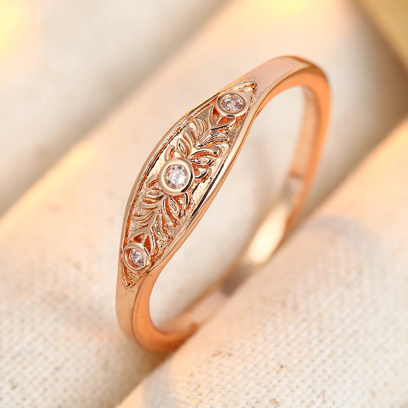 Classic Inlaid White CZ Flower Women's Ring Trendy Gold color