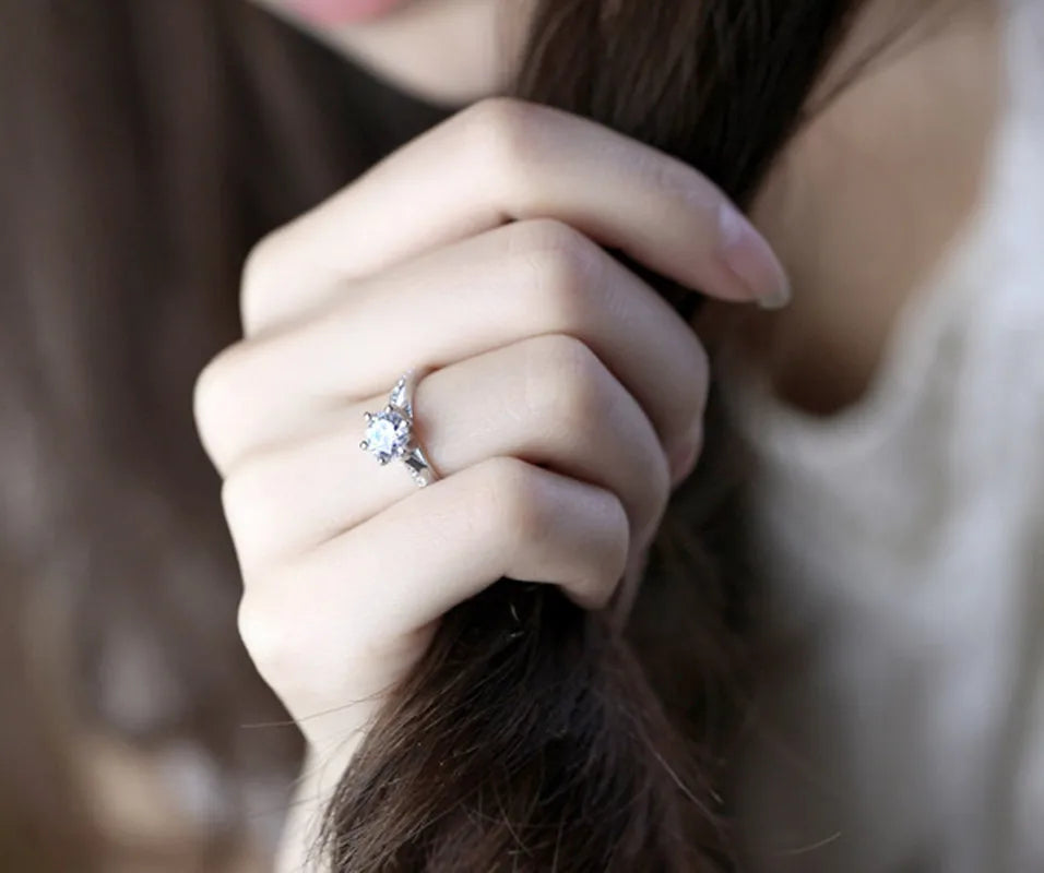 Luxury 925 Sterling Silver Classic Ring for Women Six claw jewelry simple 70ct diamond ring