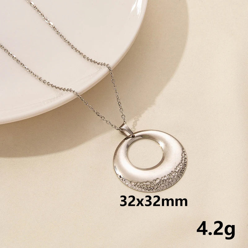 Minimalist Stainless Steel Round Hollow Texture Pendant Necklace Gold Plated