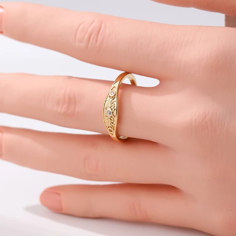 Classic Inlaid White CZ Flower Women's Ring Trendy Gold color