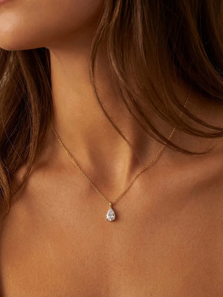 925 Sterling Silver Vertical Pear Shape Zircon Necklace